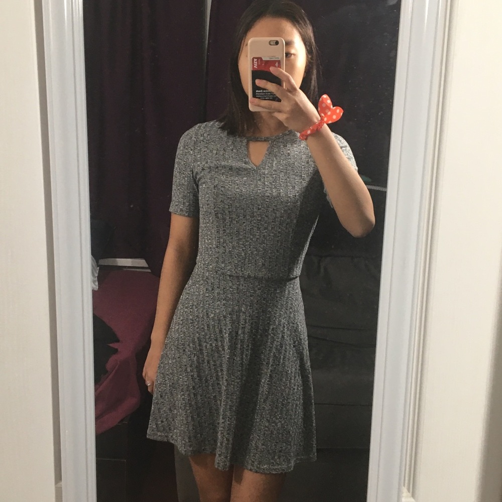 grey and red short sleeve a line dresses